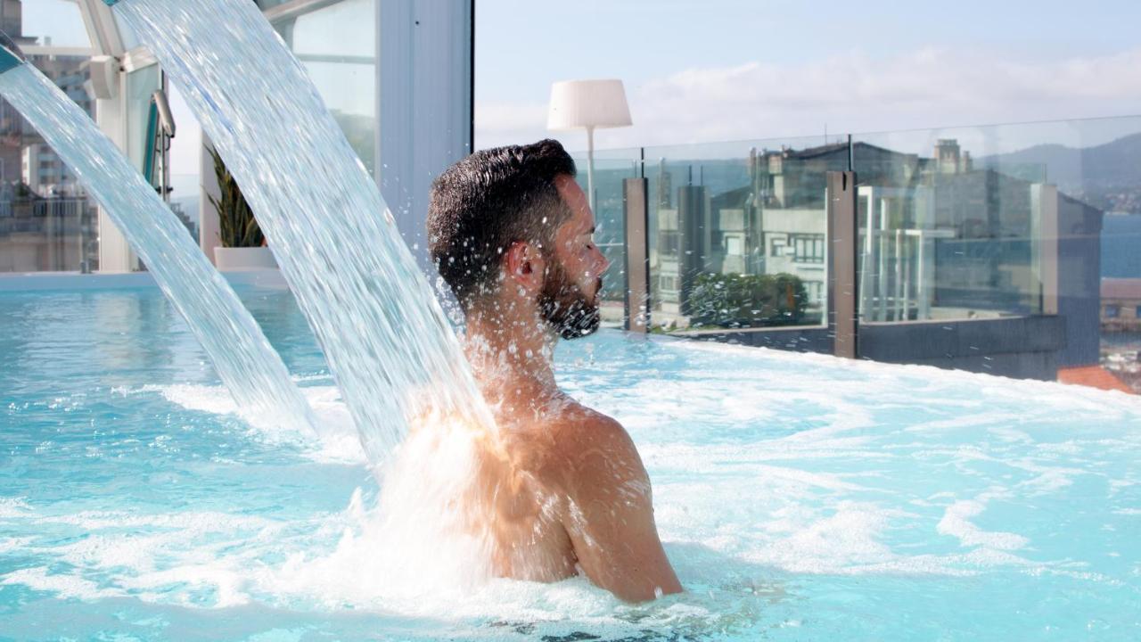 ויגו Gran Hotel Nagari Boutique & Spa מראה חיצוני תמונה A man in a spa