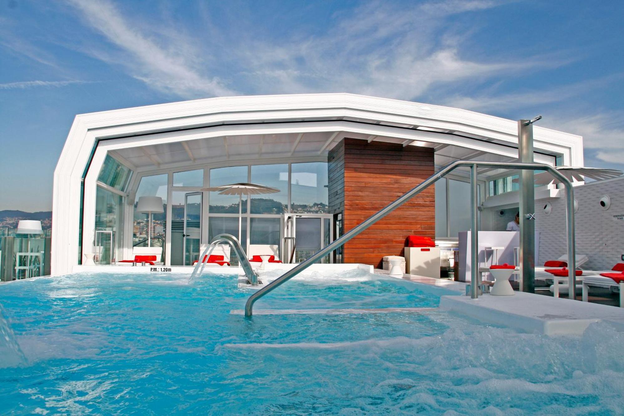 ויגו Gran Hotel Nagari Boutique & Spa מראה חיצוני תמונה The rooftop pool at the Mandarin Oriental Barcelona
