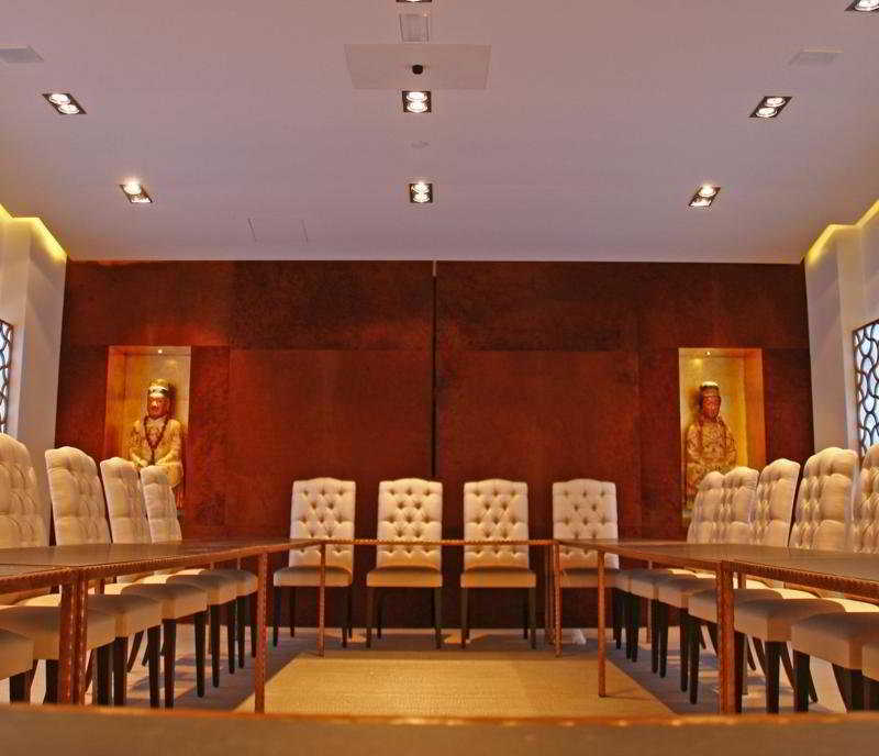 ויגו Gran Hotel Nagari Boutique & Spa מראה חיצוני תמונה The meeting room of the Supreme Council of the Armed Forces